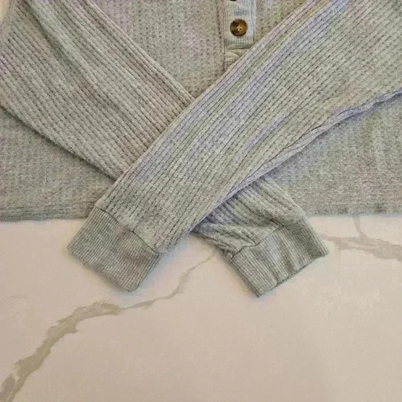 Forever21 Long Sleeve Crop Top Size Medium Grey - Picture 4 of 6